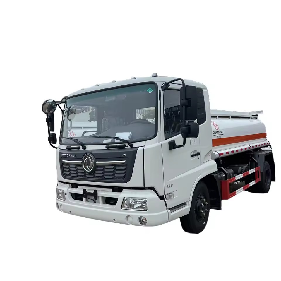 Caminh&atilde;o Petroleiro Dongfeng 4x2 16000L