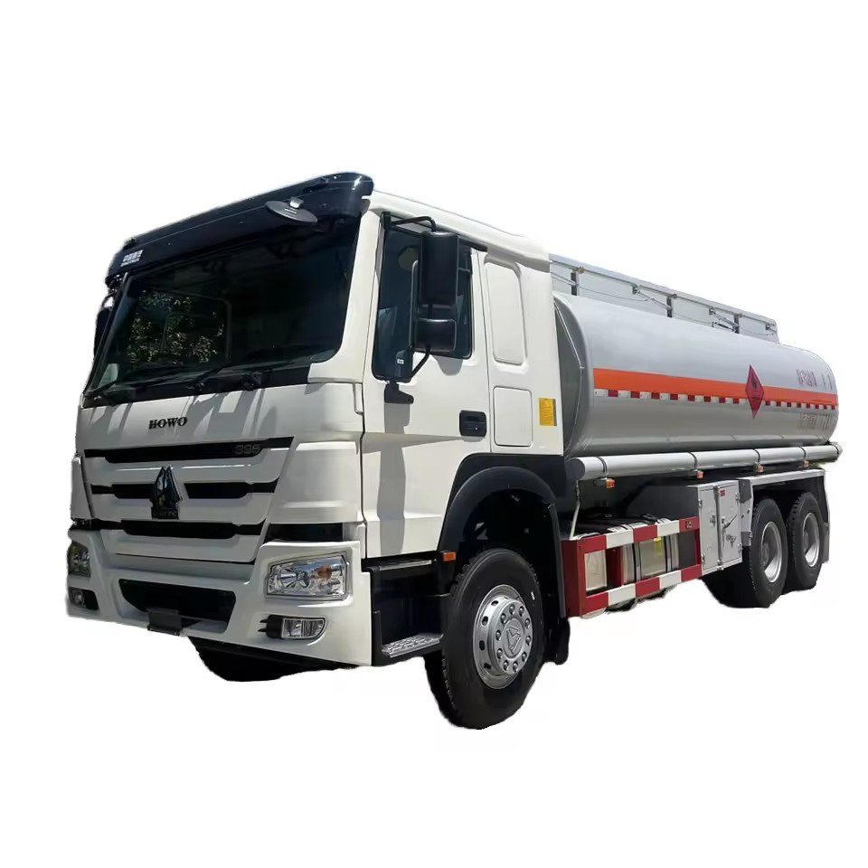 Caminh&atilde;o Tanque De Combust&iacute;vel Diesel HOWO 6x4 30.000L