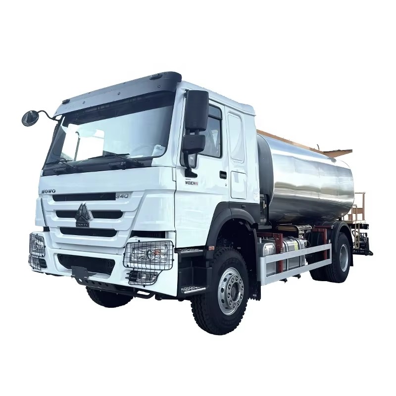 Caminh&atilde;o Distribuidor Asfalto Bitume Howo Estrada Pavimenta&ccedil;&atilde;o 340HP 8CBM Expor