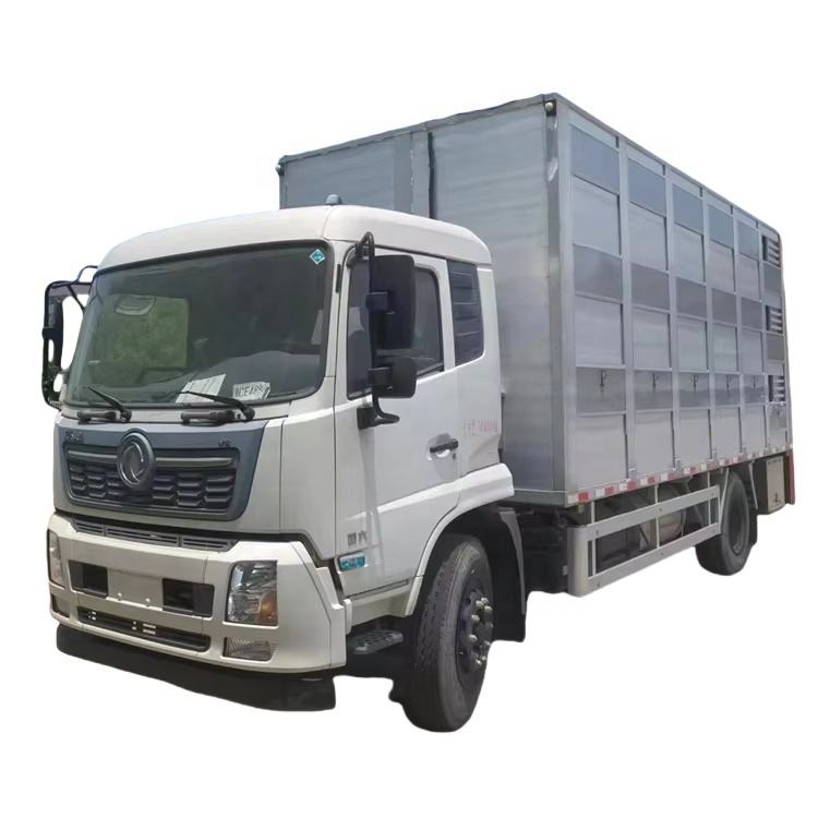 4 * 2 4 * 4 Caminh&atilde;o De Transporte De Gado Dongfeng 6.8m Caminh&atilde;o De Transporte De Ave