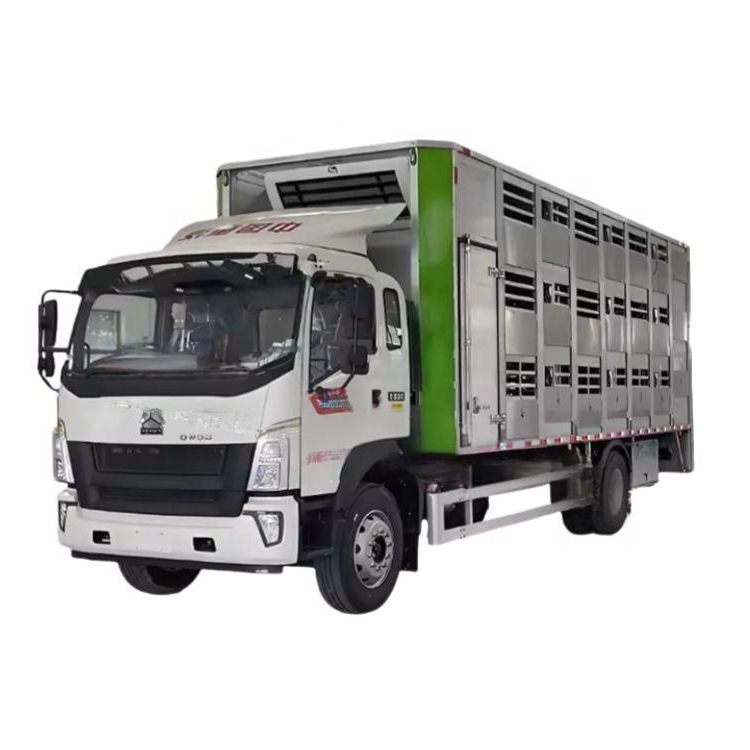 HOWO 4 * 2 4 * 4 Caminh&atilde;o De Transporte De Aves De Capoeira Da Fazenda 6,8 M Animal Vaca Porc