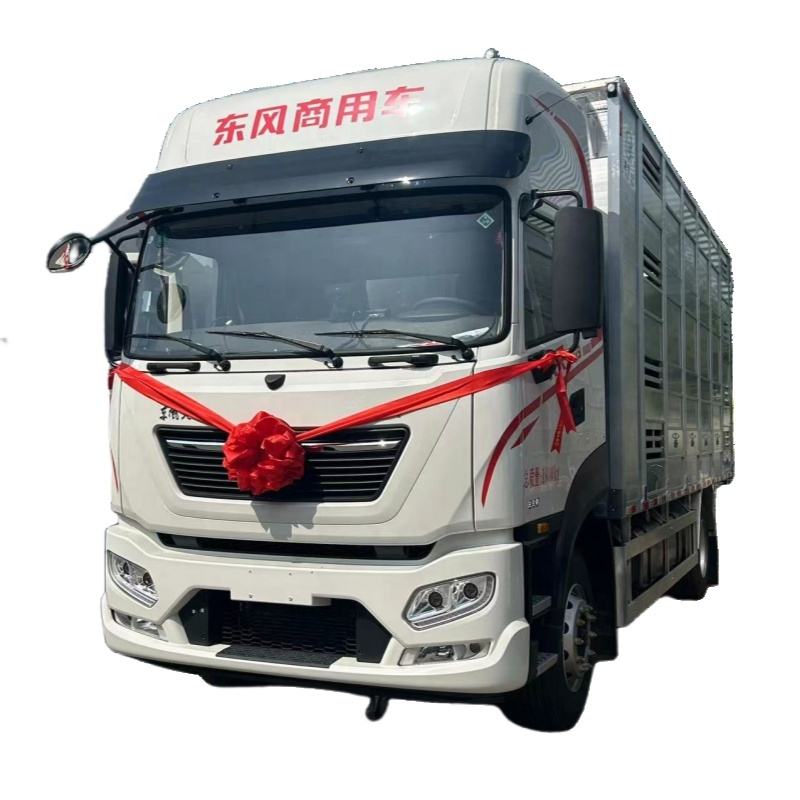 Dongfeng Caminh&otilde;es De Transporte Animal 4 * 2 6.8m Caminh&atilde;o De Transporte De Gado Vivo